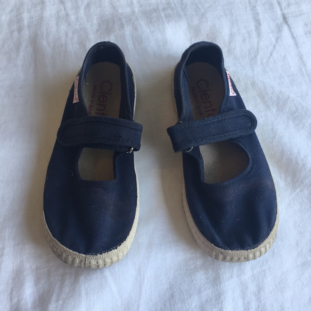 Cienta EUC 26 Navy Mary Jane Sneaker